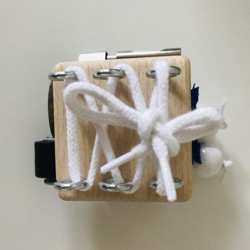 kostka manipulacyjna kostka sensoryczna dla niemowląt