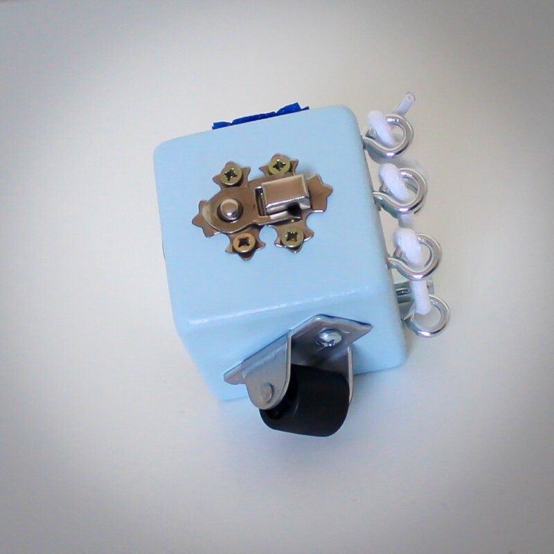 niebieska kostka manipulacyjna