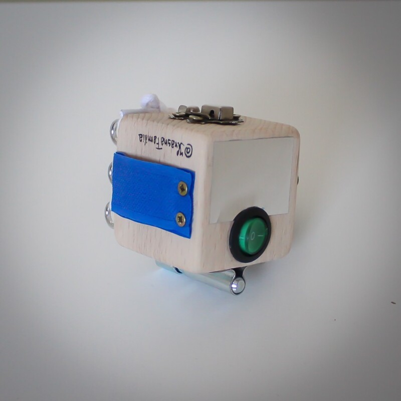 drewniana kostka manipulacyjna