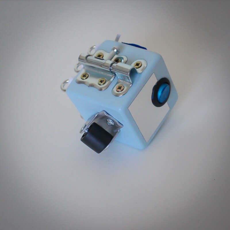 drewniana kostka manipulacyjna