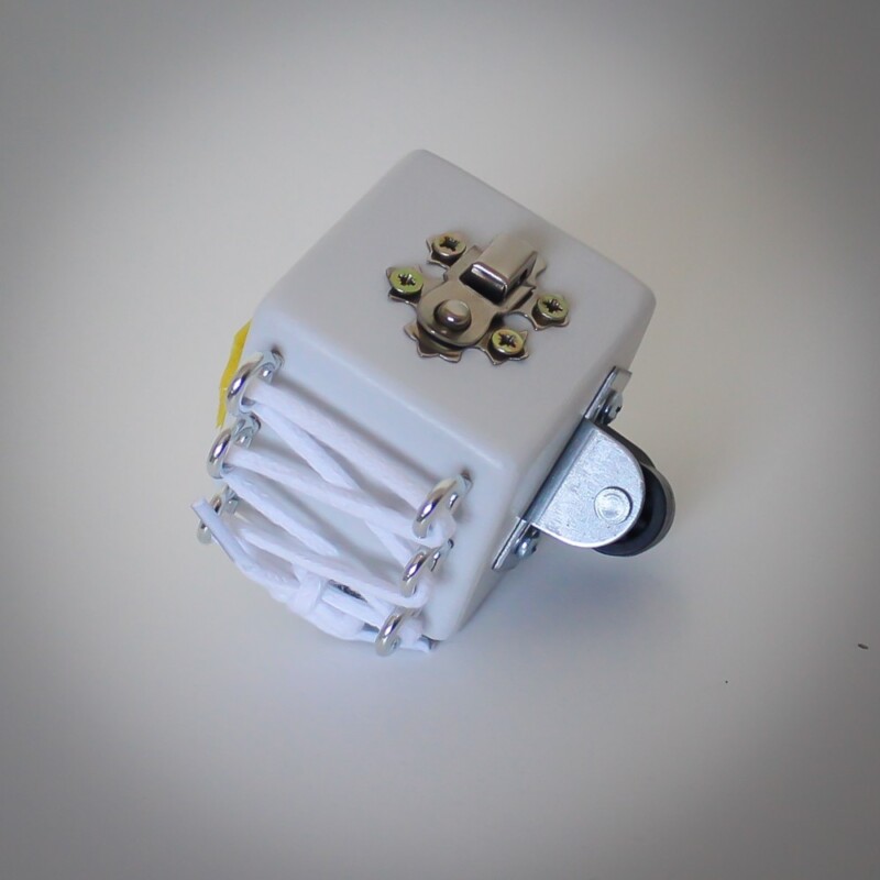 drewniana kostka manipulacyjna