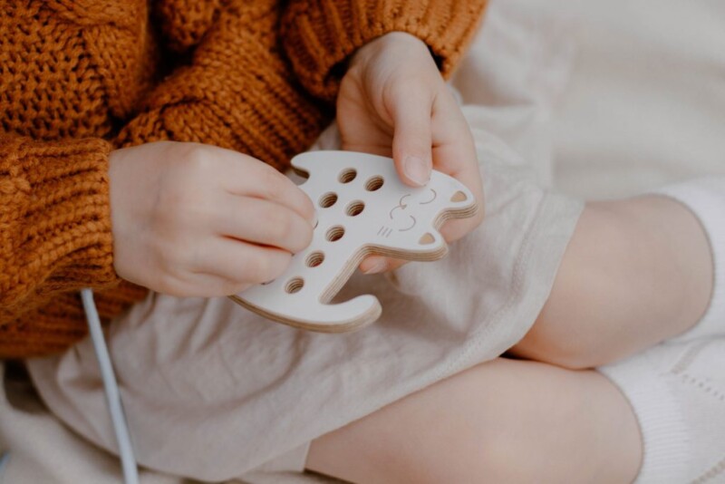 drewniana nawlekanka przeplotka przeplatanka milin kot