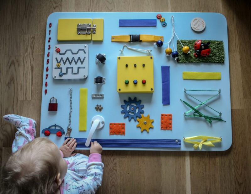 sensoryczna tablica dla dziecka