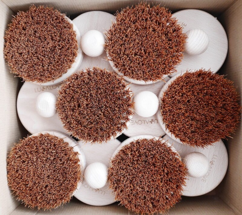 Ostra, okrągła szczotka do szczotkowania ciała kokos lullalove