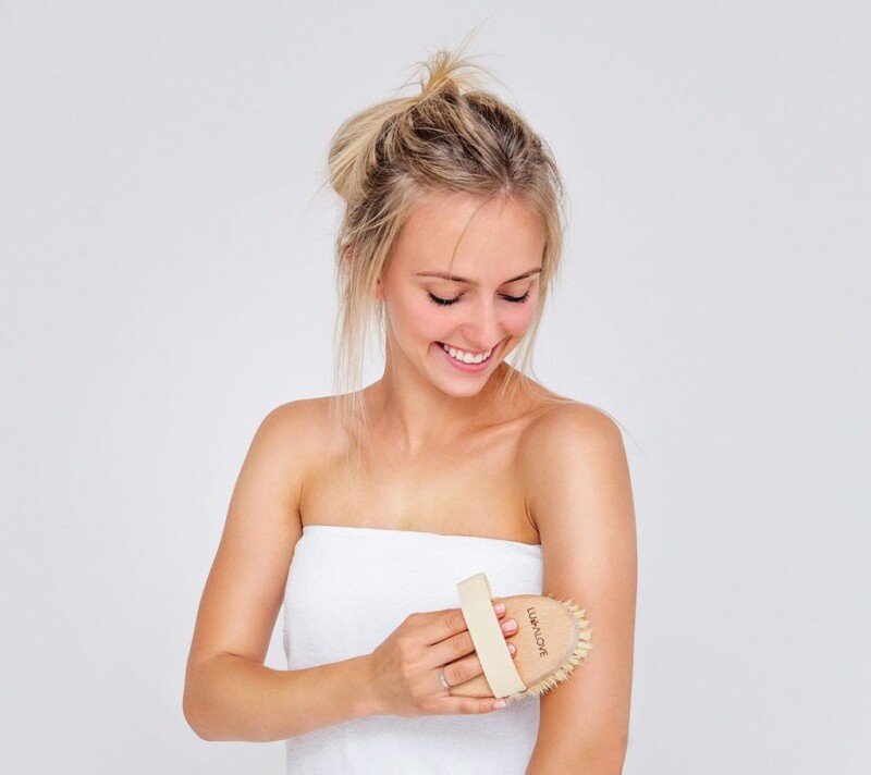 ostra szczotka do masażu na sucho lullalove