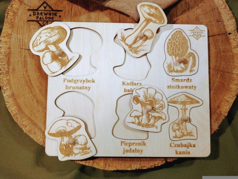 grzyby układanka w drewnie palone