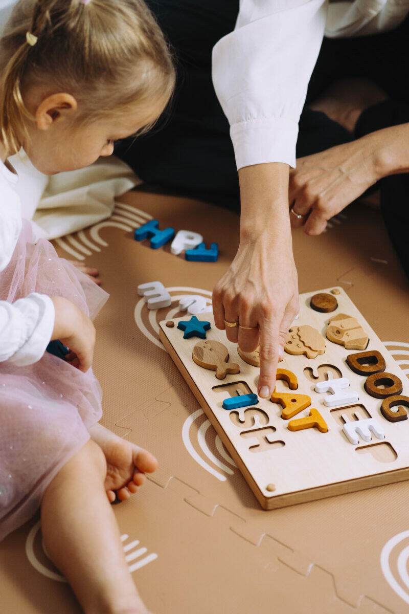 Julu drewniana zabawka