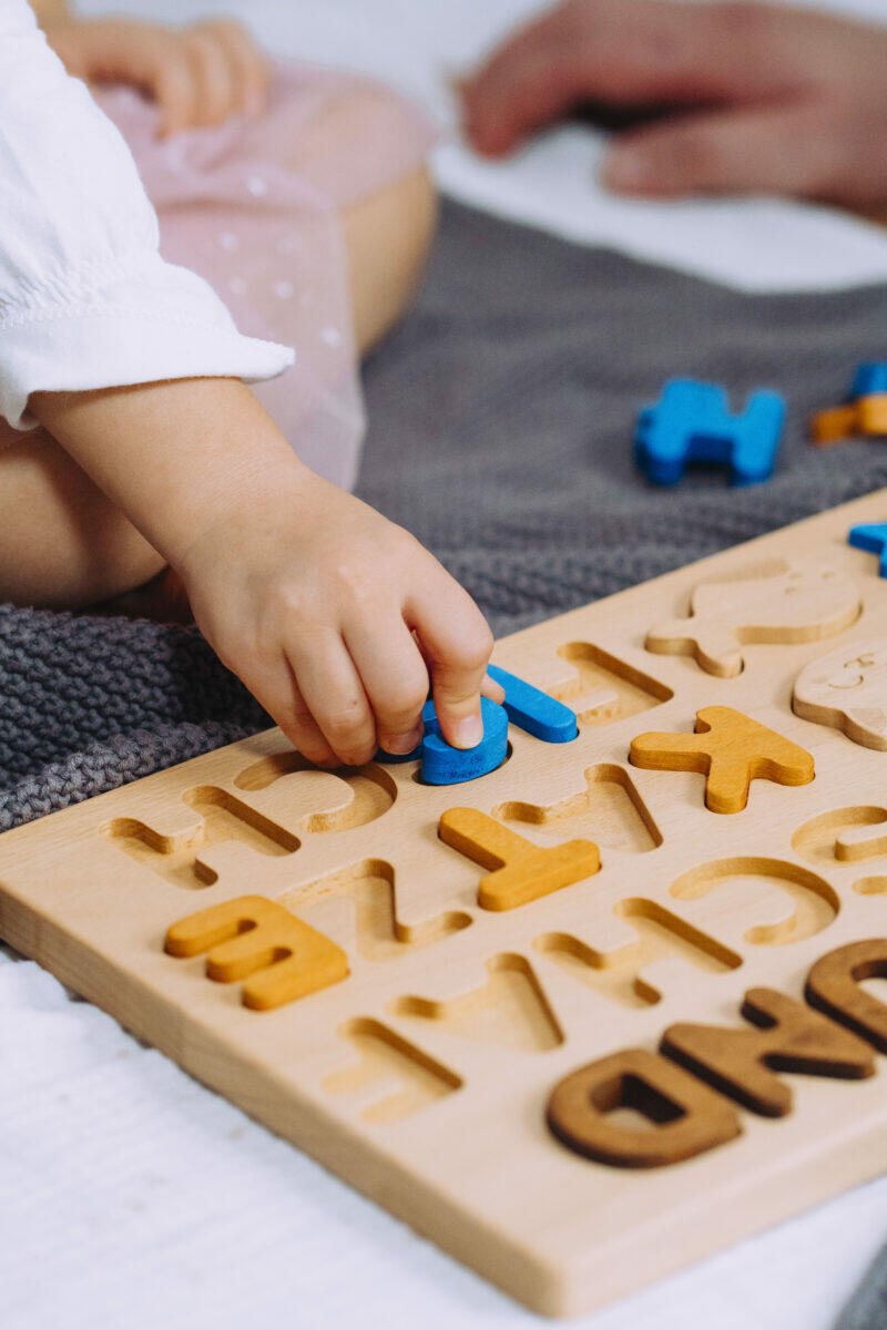 językowa układanka drewniana Julu