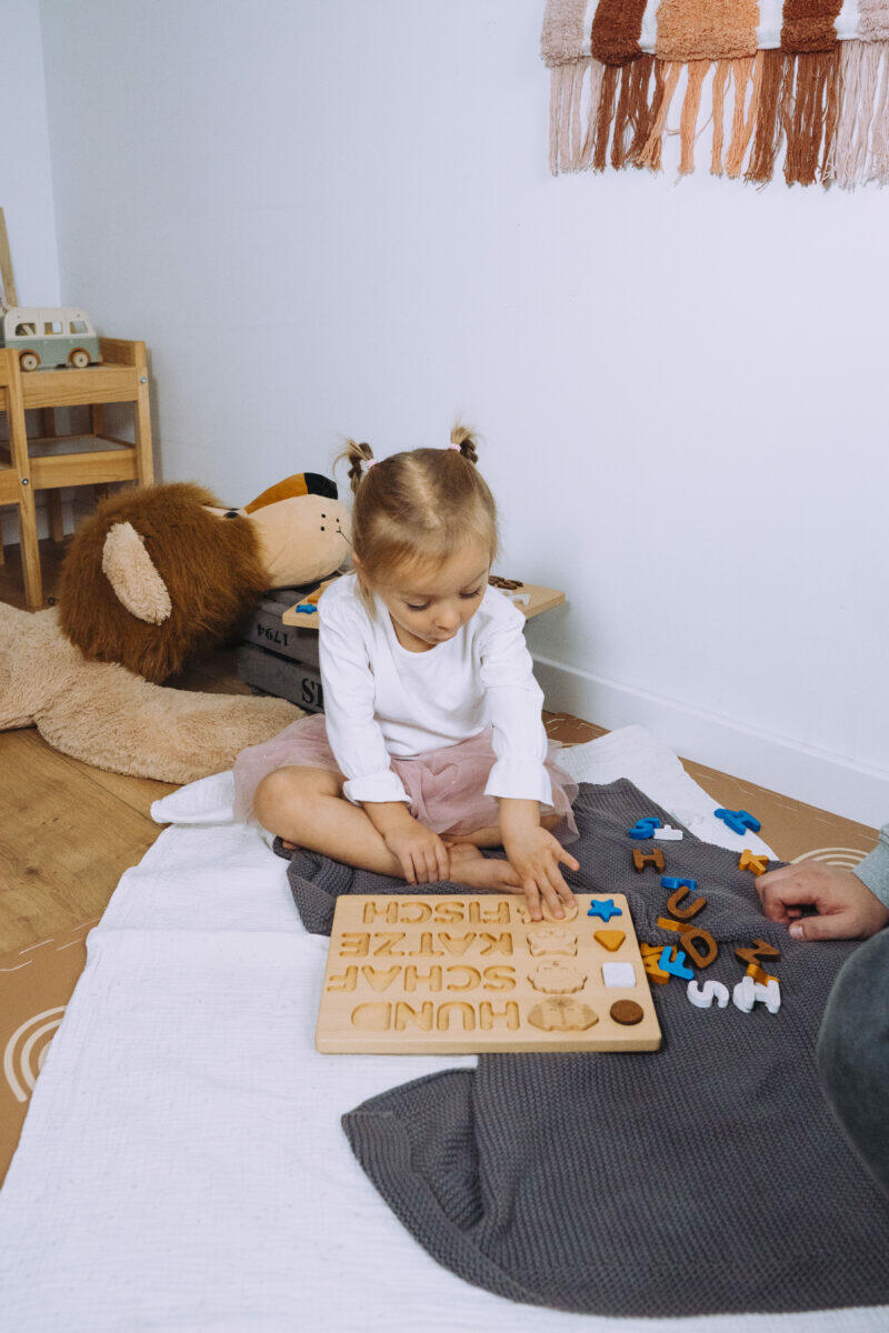 językowa układanka drewniana dla dzieci Julu