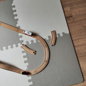 Mata piankowa Simply biało-szara