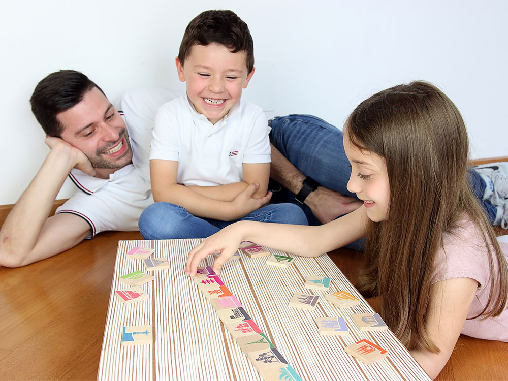 Drewniana gra edukacyjna Domino milaniwood Drewniana gra edukacyjna Domino milaniwood