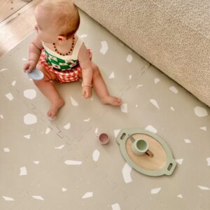 Mata piankowa puzzle Tarrazzo Taupe OLYA KIDS